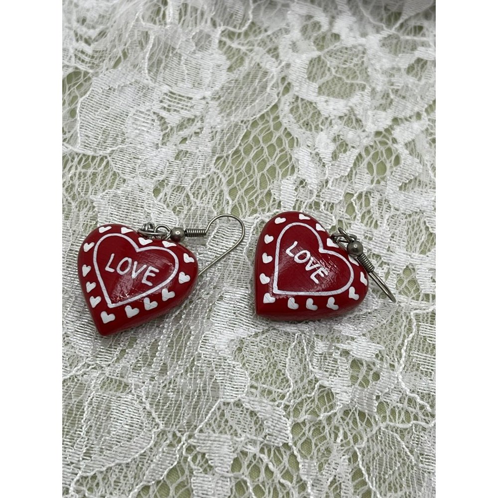Red / White Lightweight Love Heart Earrings - Picture 3 of 10